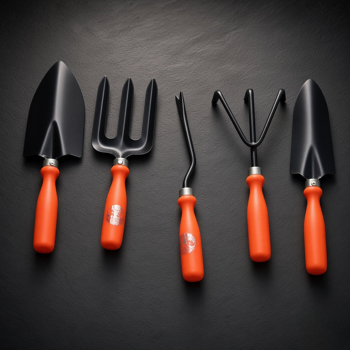 GARDEN ACCESSORIES & TOOLS